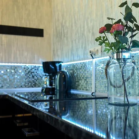 Centrally Located 2br With Balcony & Unique Design Daire Bükreş