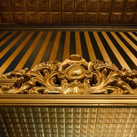 Centrally Located 2br With Balcony & Unique Design Bükreş