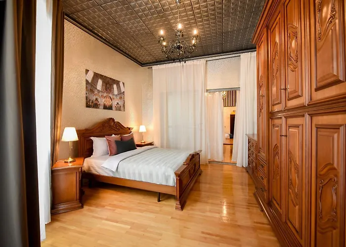 شقة Centrally Located 2br With Balcony & Unique Design