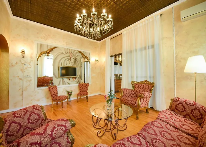 Centrally Located 2br With Balcony & Unique Design * 布加勒斯特