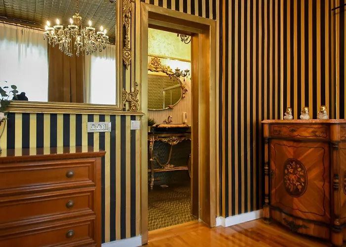 Centrally Located 2br With Balcony & Unique Design 부쿠레슈티