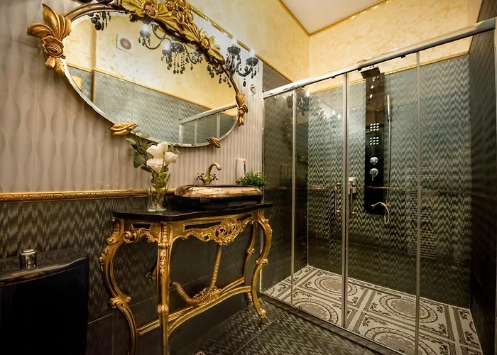 아파트 Centrally Located 2br With Balcony & Unique Design *