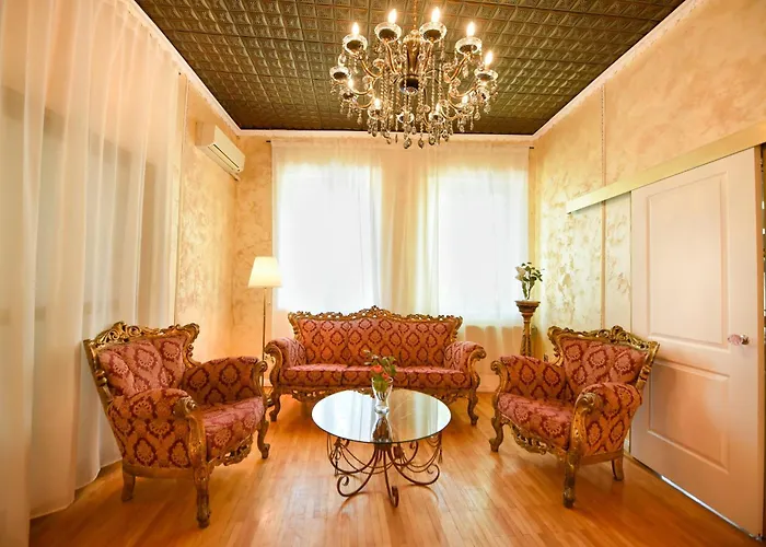 شقة Centrally Located 2br With Balcony & Unique Design *