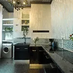 شقة Centrally Located 2br With Balcony & Unique Design بوخارست