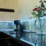 Centrally Located 2br With Balcony & Unique Design شقة بوخارست