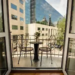 شقة Centrally Located 2br With Balcony & Unique Design بوخارست