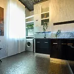 Centrally Located 2br With Balcony & Unique Design شقة بوخارست