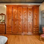 Centrally Located 2br With Balcony & Unique Design شقة