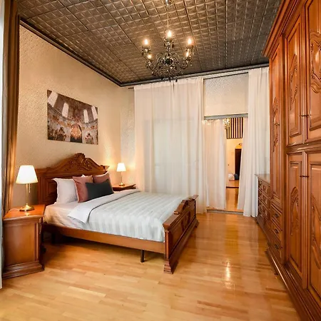 Apartment Centrally Located 2br With Balcony & Unique Design