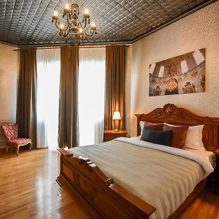 Apartment Centrally Located 2br With Balcony & Unique Design *