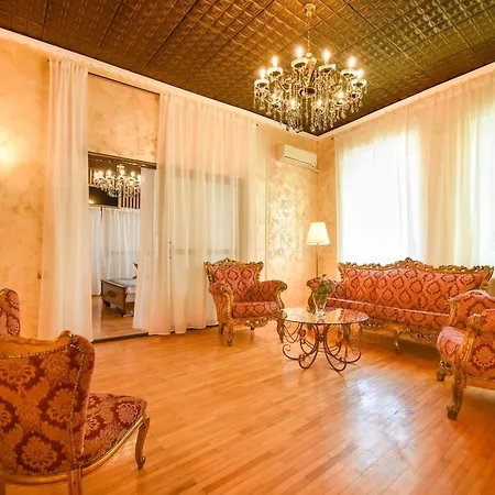 Centrally Located 2br With Balcony & Unique Design Apartment Bucharest