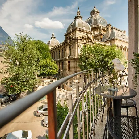 Apartment Centrally Located 2br With Balcony & Unique Design Bucharest