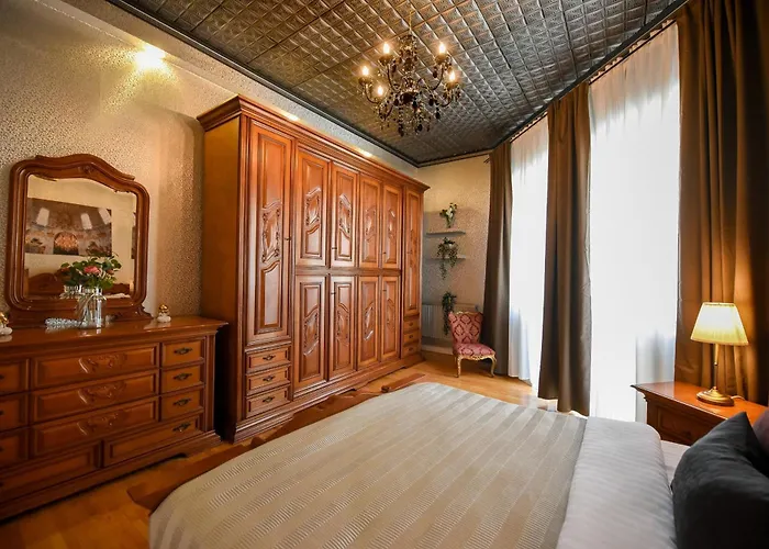 Appartamento Centrally Located 2br With Balcony & Unique Design