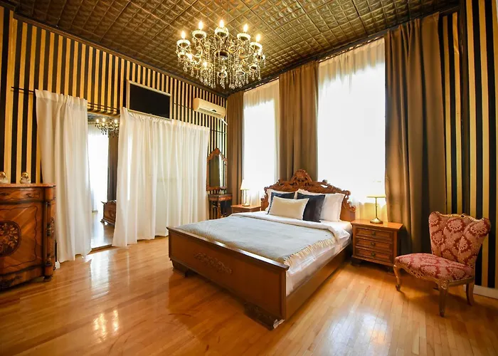 Appartamento Centrally Located 2br With Balcony & Unique Design